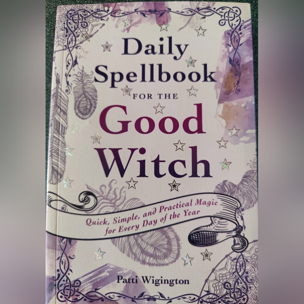 NWT Paperback "Daily Spell book for the Good Witch"